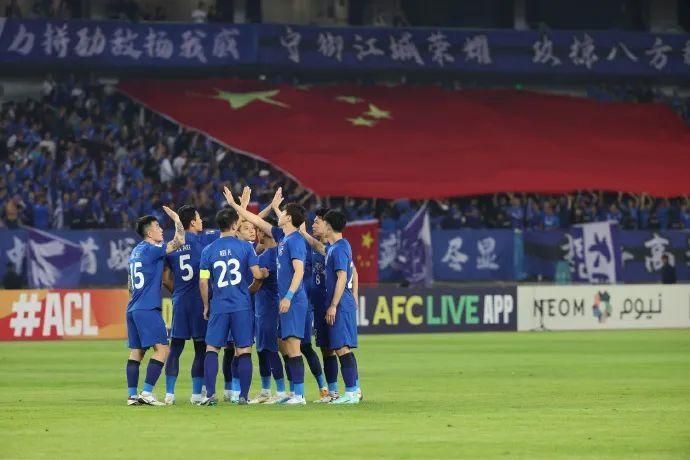 我们把略伦特放在前面，他创造了机会，有两三个非常好。