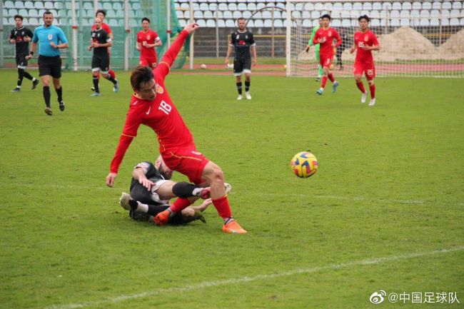 据全尤文报道，贝尔纳代斯基想重返尤文图斯，但尤文的球迷似乎对他并不欢迎。